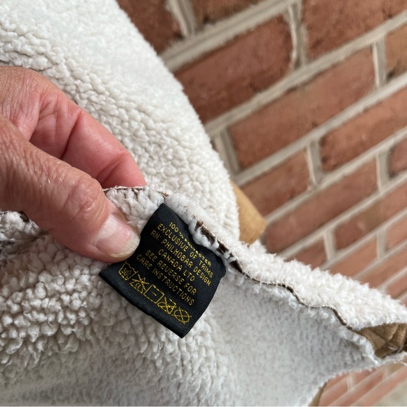 Faux suede sherpa style vest. 1X - Picture 8 of 9